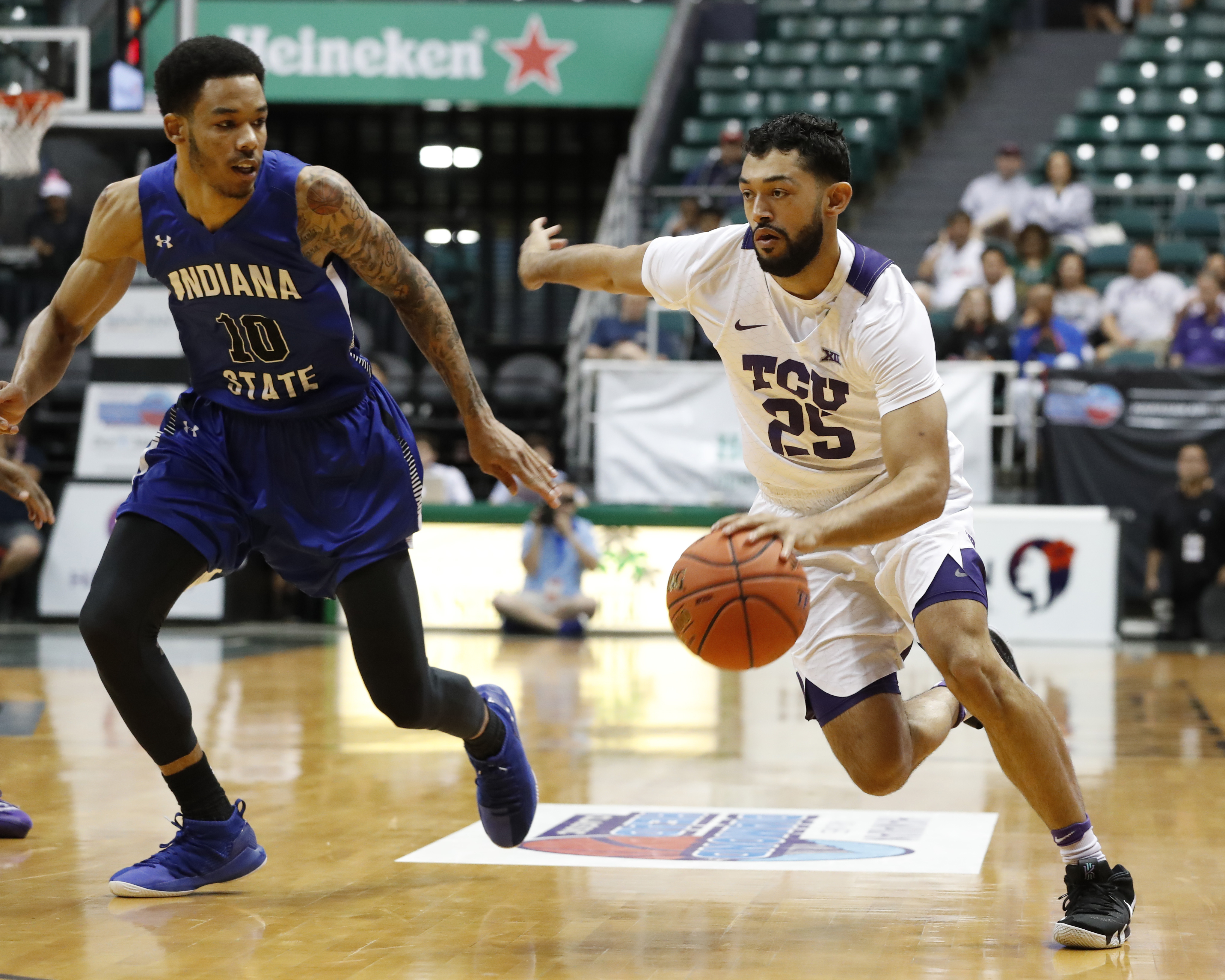 Robinson named Most Outstanding Player of Diamond Head Classic as Frogs improve to 11-1