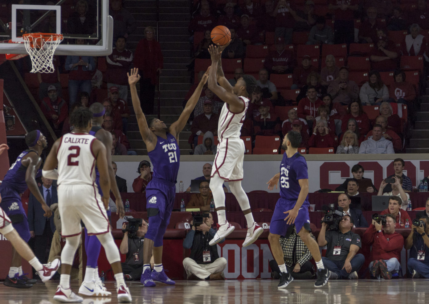 Noi’s career-night all for naught against No. 23 Oklahoma, 76-74