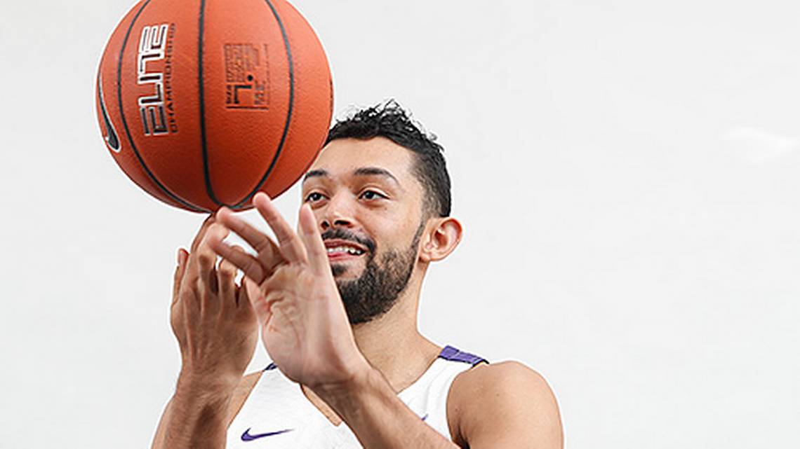 Robinson ties tournament record as Frogs roll Charlotte in Hawaii